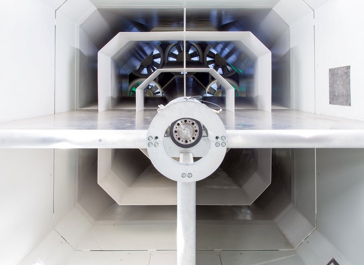 Blick in den Propulsor-Prüfstand – ein spezieller Windkanal – am Institut für Flugantriebe und Strömungsmaschinen.